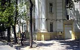Дом на перекрестке Рудаки и Кирова